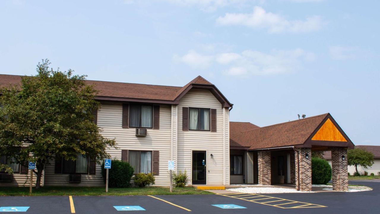Magnuson Hotel Country Inn Ishpeming Bagian luar foto