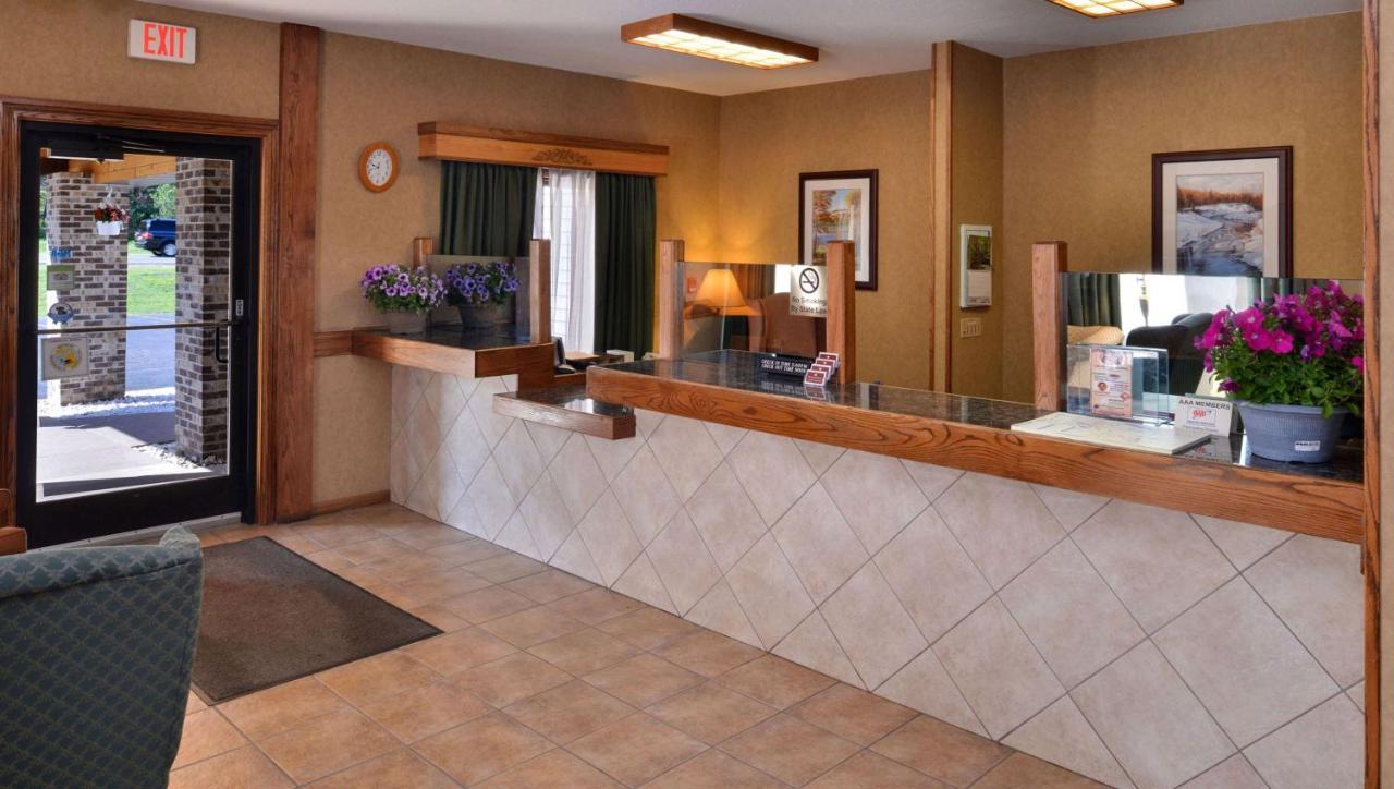 Magnuson Hotel Country Inn Ishpeming Bagian luar foto