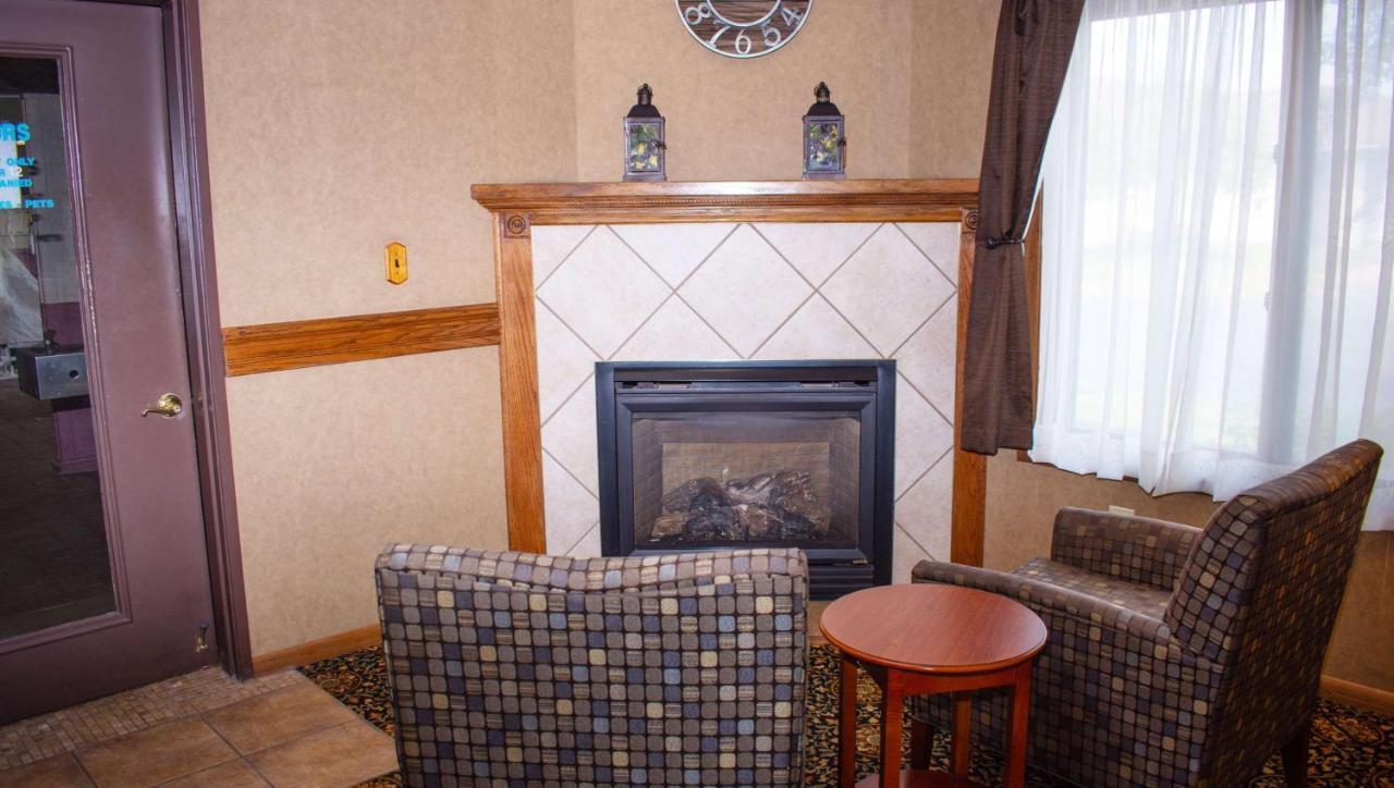 Magnuson Hotel Country Inn Ishpeming Bagian luar foto