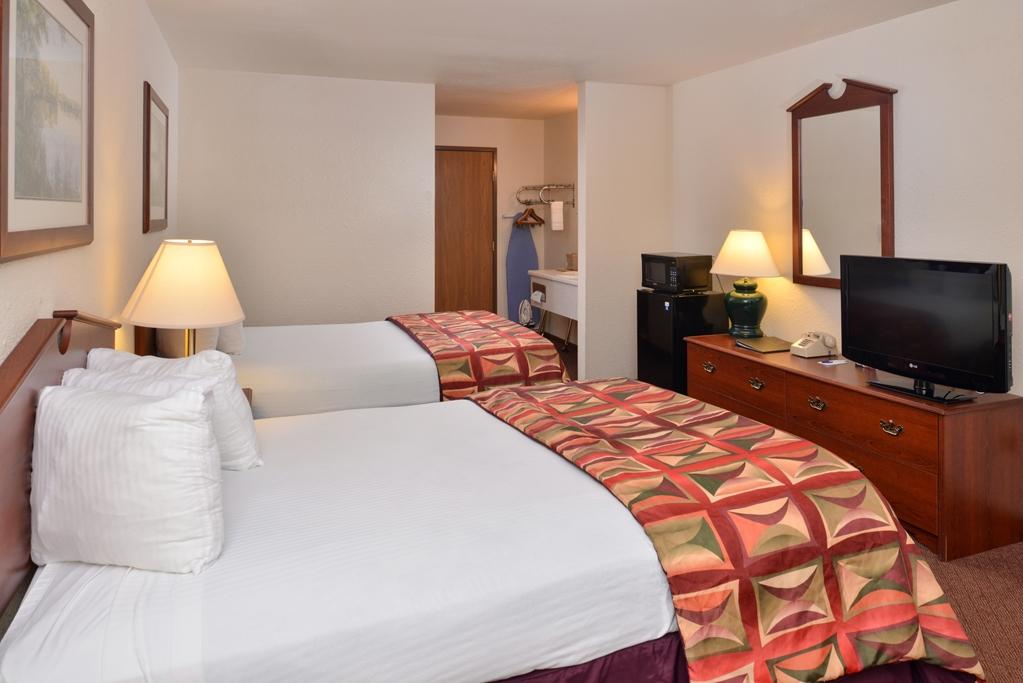 Magnuson Hotel Country Inn Ishpeming Ruang foto