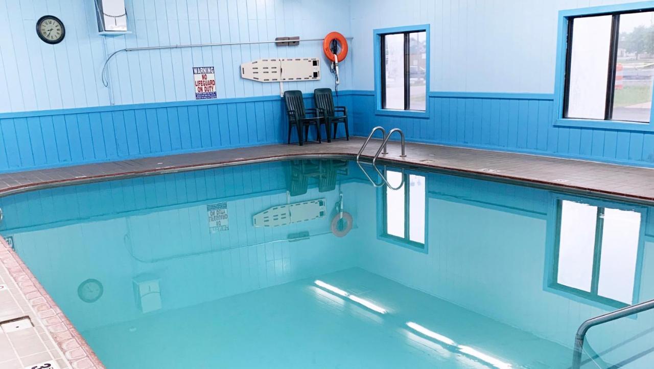 Magnuson Hotel Country Inn Ishpeming Bagian luar foto