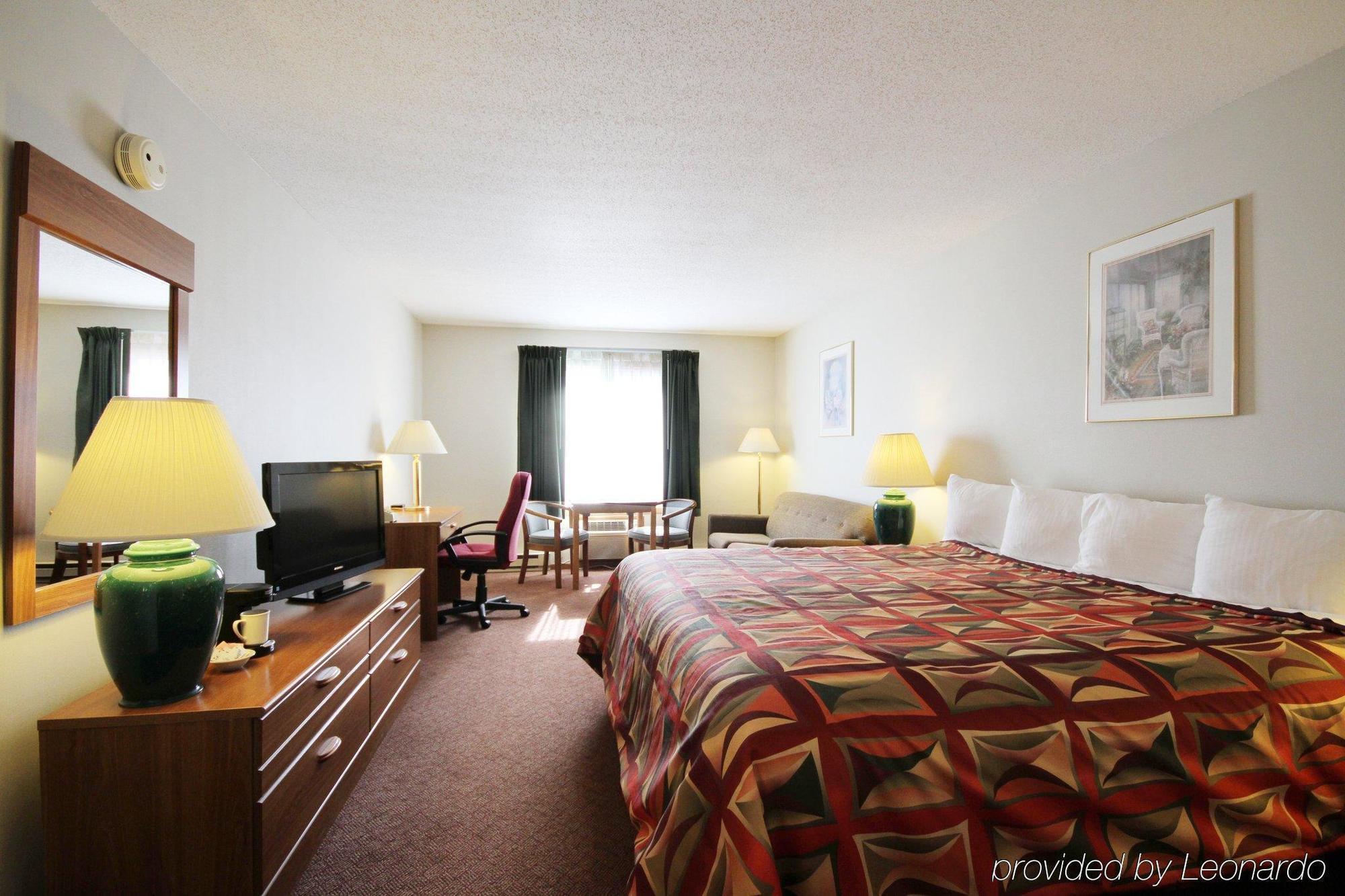 Magnuson Hotel Country Inn Ishpeming Ruang foto
